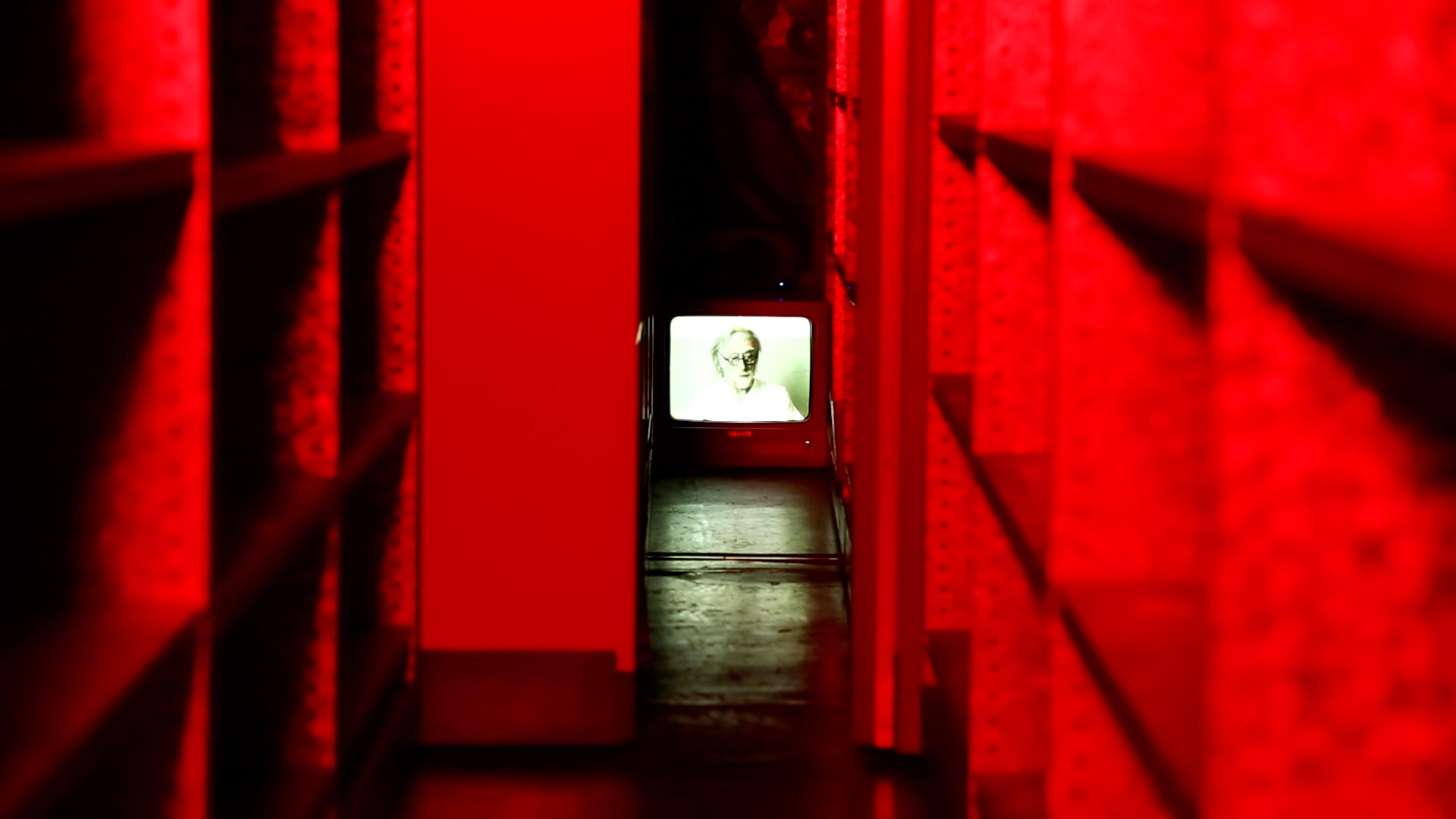 2024 Lua Ducret Echo Interieur Part II Marc Angeli reading book